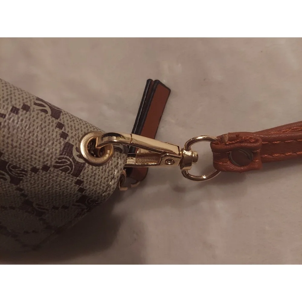 Park Avenue Collection Womens Tan & Brown‎ Pattern Small Wallet Wristlet NWOT